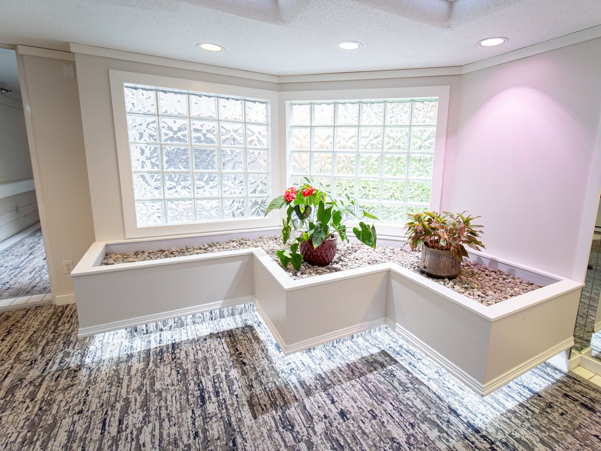 A Vancouver common area with an uncommon design.

#carpettile #lighting #plants #flooring #interiordesign #homedecor #hardwood #homedesign #decor #realestate #hardwoodflooring #floorart #vancouverarchitecture #vancouver #miraproject #floorsbymira #vancouverflooring