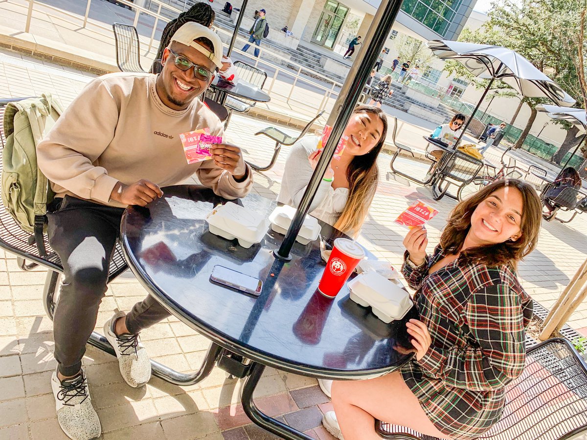 GatewayOnCullen's tweet photo. Live would be sweeter with you as one of our residents! Check us on campus today with sweet treat &amp; great conversation! See you soon! https://t.co/eEyTnVUklM