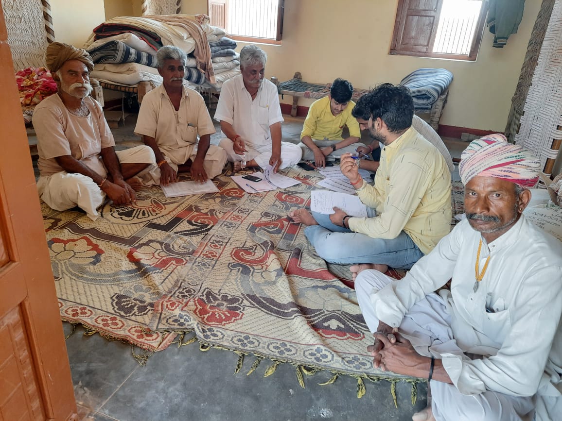 BaytuBalaram's tweet photo. प्रदेश में चल रहे भाजपा पन्ना प्रमुख अभियान के तहत आज बायतु विधानसभा क्षेत्र, गिड़ा पं.स.के ग्राम जाजवा और देवपुरा उर्फ गोगासर के बूथ अध्यक्षों के साथ बैठक कर बूथों के पन्ना प्रमुख नियुक्त किए।
#Jajwa #Devpura #GidaBJP #BaytuBJP
@BJP4Rajasthan 
@BJP4India https://t.co/lJtbyYzDxp