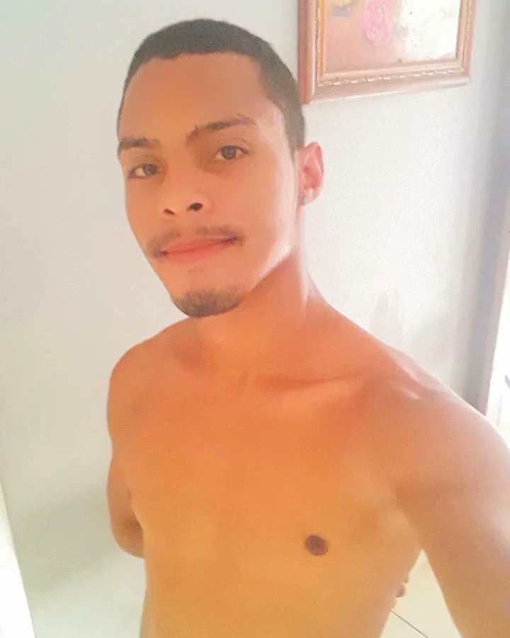 IsaqueJr___'s tweet photo. @isaquejr___ 😅😎😘 https://t.co/riEIkAFpC5