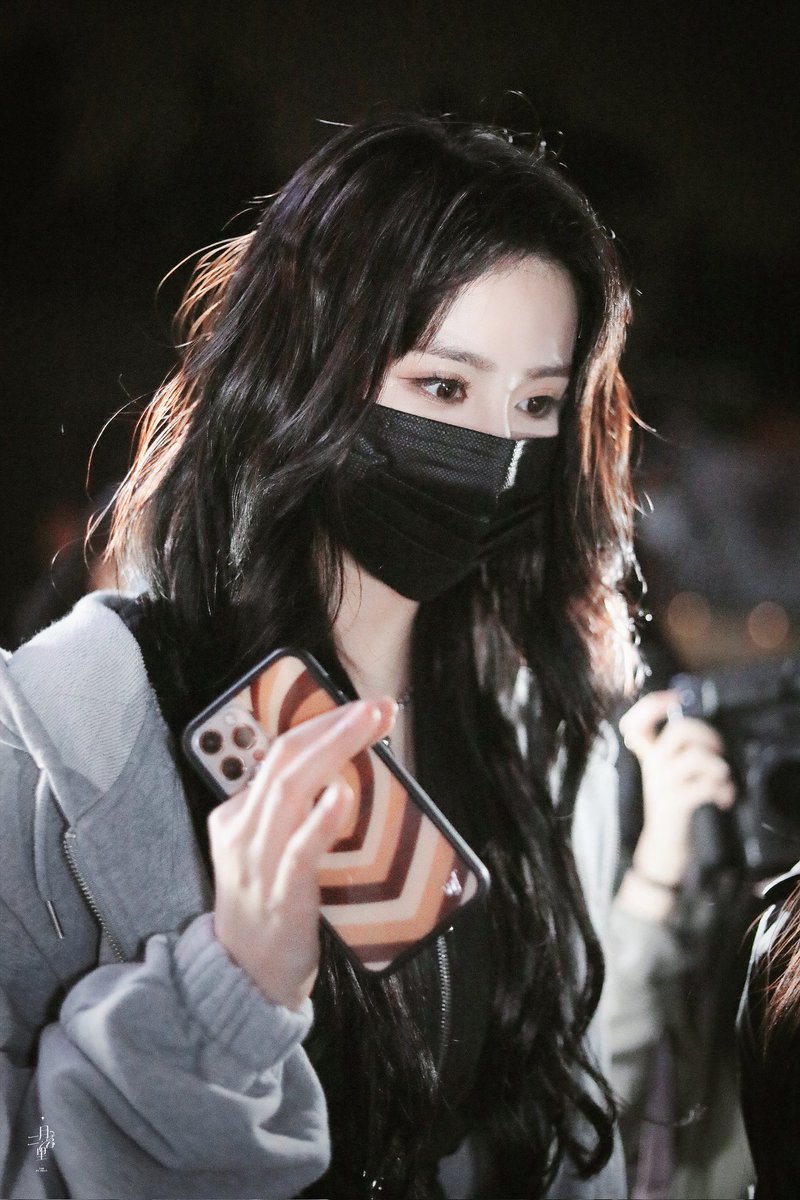 SlothQueenTH's tweet photo. ♛𝐀𝐑𝐈𝐀 𝐉𝐈𝐍♛  | ไลฟ์ของเด็กๆจบแล้วได้เวลาเตรียมตัวปะแป้งขึ้นนอน

别放弃！🦥👑

#金子涵 ⋆* #ZIHAN ⋆* #AriaJin ⋆* #จินจื่อหาน ⋆* #NAME组合  ⋆* #NAME https://t.co/shVgZIb0ew