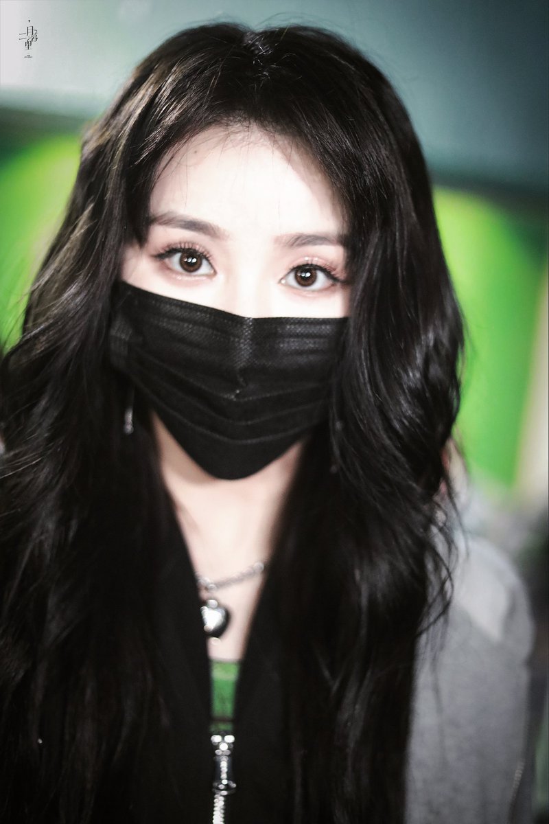 SlothQueenTH's tweet photo. ♛𝐀𝐑𝐈𝐀 𝐉𝐈𝐍♛  | ไลฟ์ของเด็กๆจบแล้วได้เวลาเตรียมตัวปะแป้งขึ้นนอน

别放弃！🦥👑

#金子涵 ⋆* #ZIHAN ⋆* #AriaJin ⋆* #จินจื่อหาน ⋆* #NAME组合  ⋆* #NAME https://t.co/shVgZIb0ew