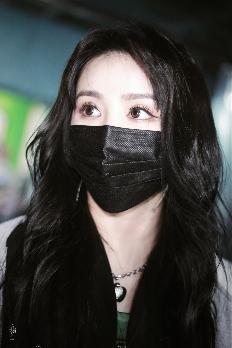 SlothQueenTH's tweet photo. ♛𝐀𝐑𝐈𝐀 𝐉𝐈𝐍♛  | ไลฟ์ของเด็กๆจบแล้วได้เวลาเตรียมตัวปะแป้งขึ้นนอน

别放弃！🦥👑

#金子涵 ⋆* #ZIHAN ⋆* #AriaJin ⋆* #จินจื่อหาน ⋆* #NAME组合  ⋆* #NAME https://t.co/shVgZIb0ew