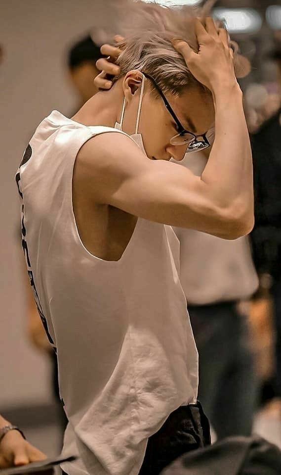 bxpnsve's tweet photo. CW // Explicit Content, NSFW 🔞

"Gym"

—LJN AU https://t.co/1qPhevUp57