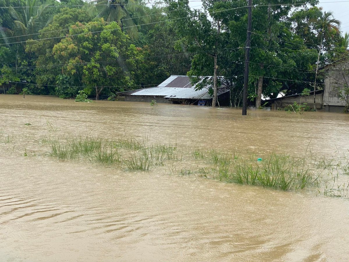 gelbi_'s tweet image. ‼️‼️My friends sent these today, the situation in Panay is not getting any better yet they are barely getting any help. Media &amp;amp; the national government, please hear your people‼️‼️
#CapizNeedsHelp 
#IloiloNeedsHelp  
#LeyteNeedsHelp  
#BaybayNeedsHelp 
#AbuyogNeedsHelp 
#AgatonPH