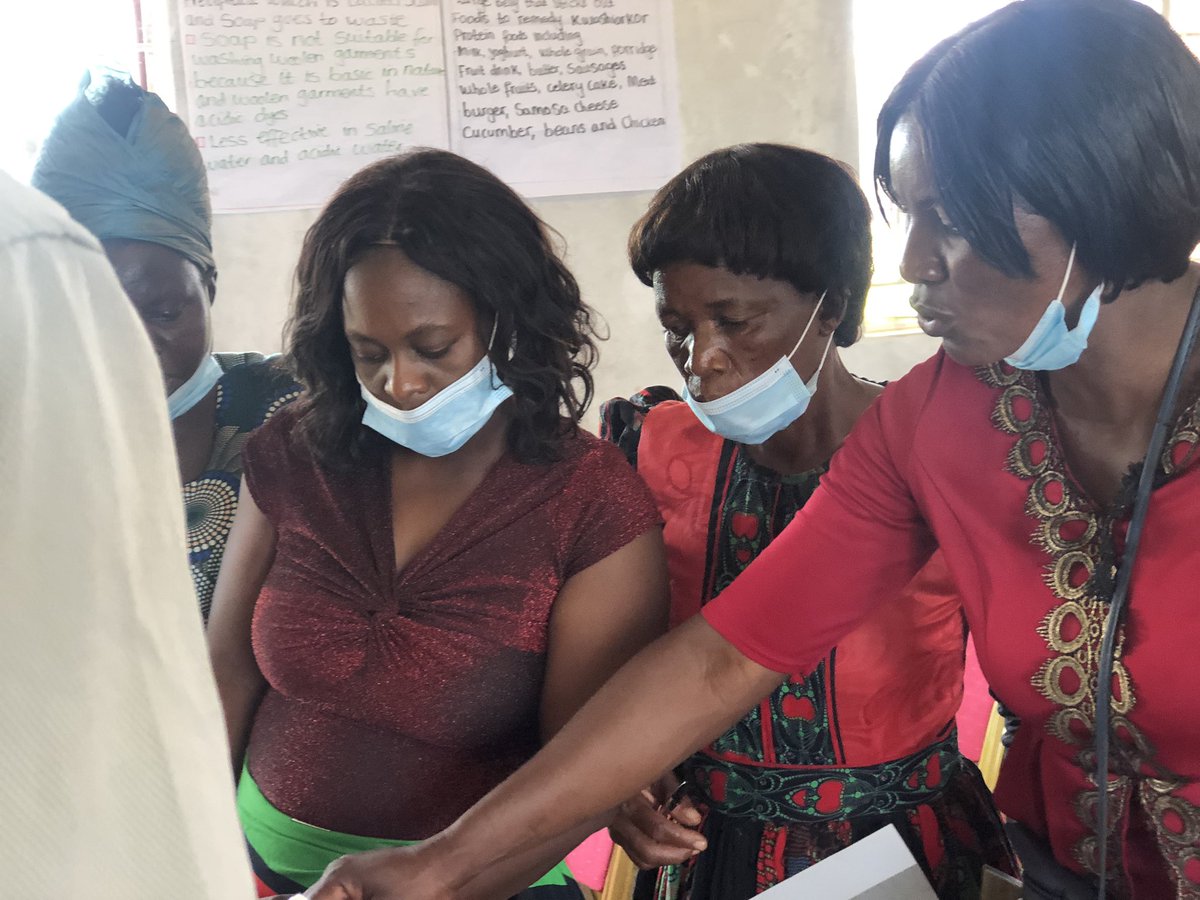 chabotaM4's tweet photo. Zambia Local Impact Governance Activity, #women participating in Open Participatory #ResourceMapping and #ZoneMapping. Empowering communities with map data. @OSMZambia @JomokelaK @chombacc https://t.co/eyf1QNddBw