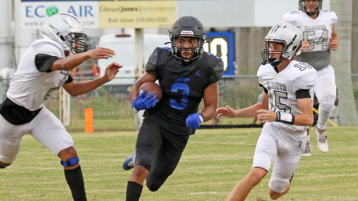 239 First Down 🏝🏈 tweet media