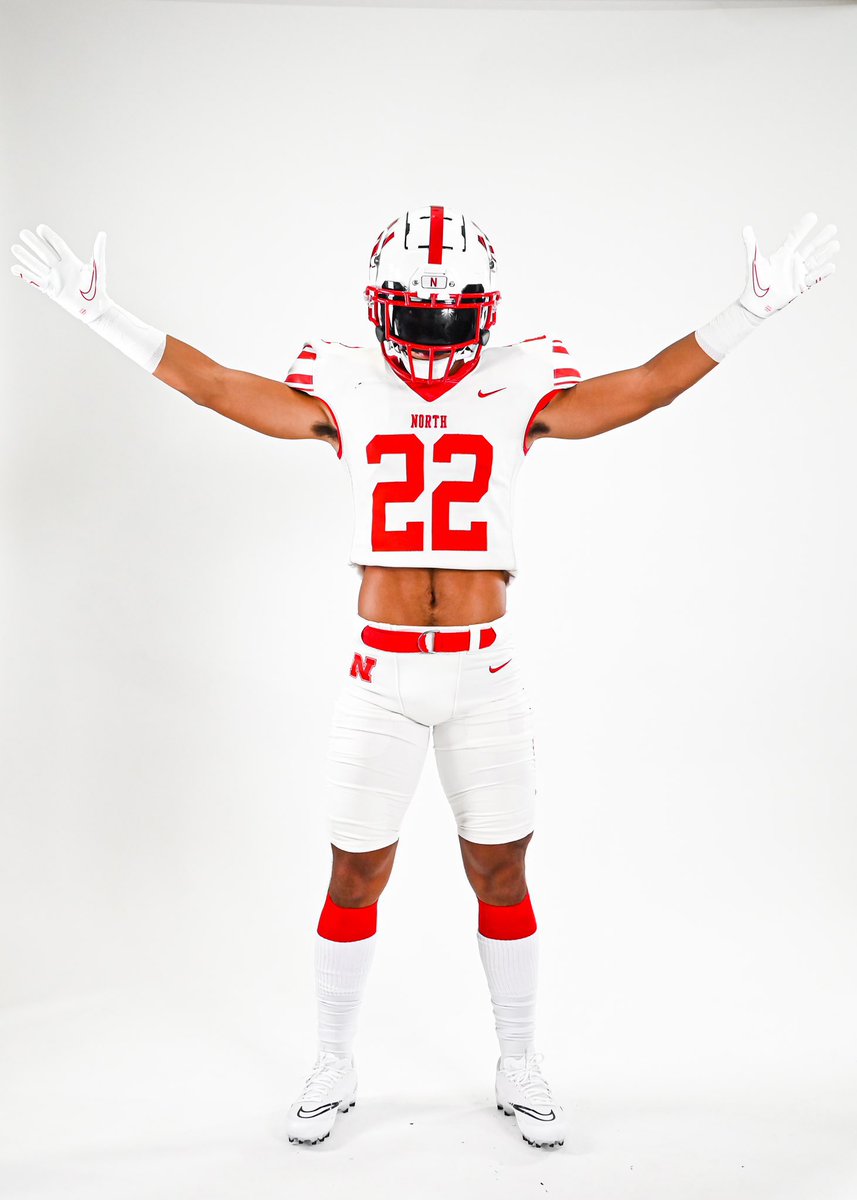 239 First Down 🏝🏈 tweet media