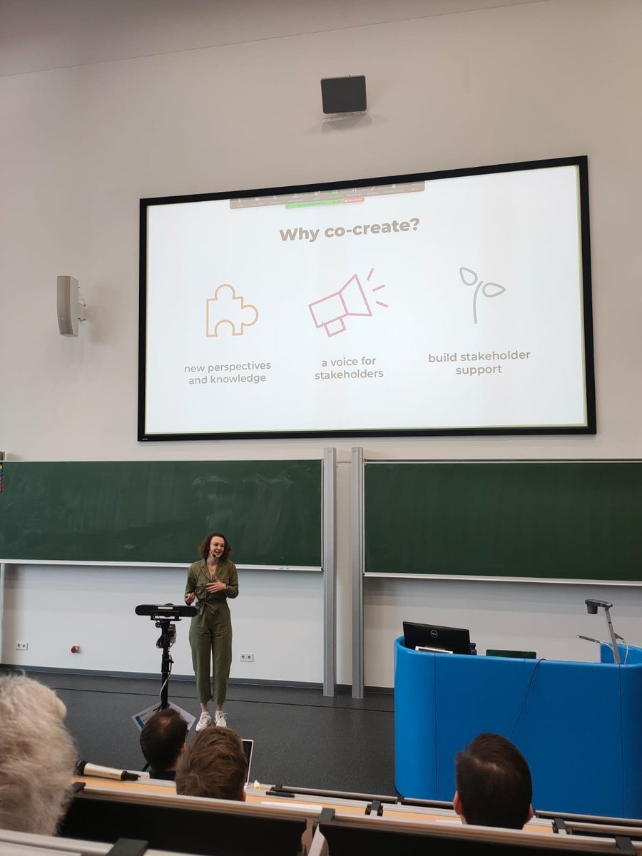 🥳Eva Peet is cum laude afgestudeerd! Gefeliciteerd!  

Hoe betrek je jongeren bij de #energietransitie? Aan de hand van cocreatiesessies met jongeren, bestuurders en ambtenaren ontwikkelde ze een format voor #participatie.

Bekijk de animatie via bit.ly/3xiWd87