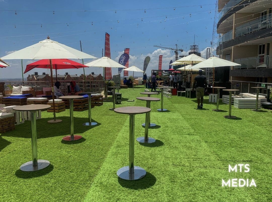 MTSMediaUg's tweet photo. The party was warm but the vibes were warmer at #BrunchInHouse hosted by @ClubPilsener 

Shot by @adriantevin 
Client : @SkyzHotel 

#mts #mtsmedia #mtsmediaug #mtsmedialtd #ug #uganda #kampala  #brunch #brunchinhouse #canon #canonphotography #canonafrica #photography @DjKasBaby https://t.co/Ej5KjUbOZb