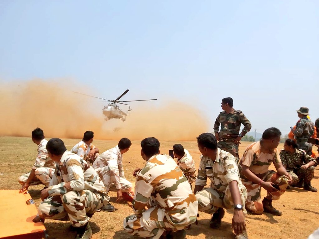 DCDeoghar's tweet photo. Rescue Operation of tourists who were stranded in cable cars, because of the aerial cable car accident at Trikut pahar Ropeway services, in Deogarh District, Jharkhand is complete.
@HemantSorenJMM @mbhajantri @adgpi @IAF_MCC @ITBP_official @NDRFHQ @prdjharkhand https://t.co/iacs06UYvp