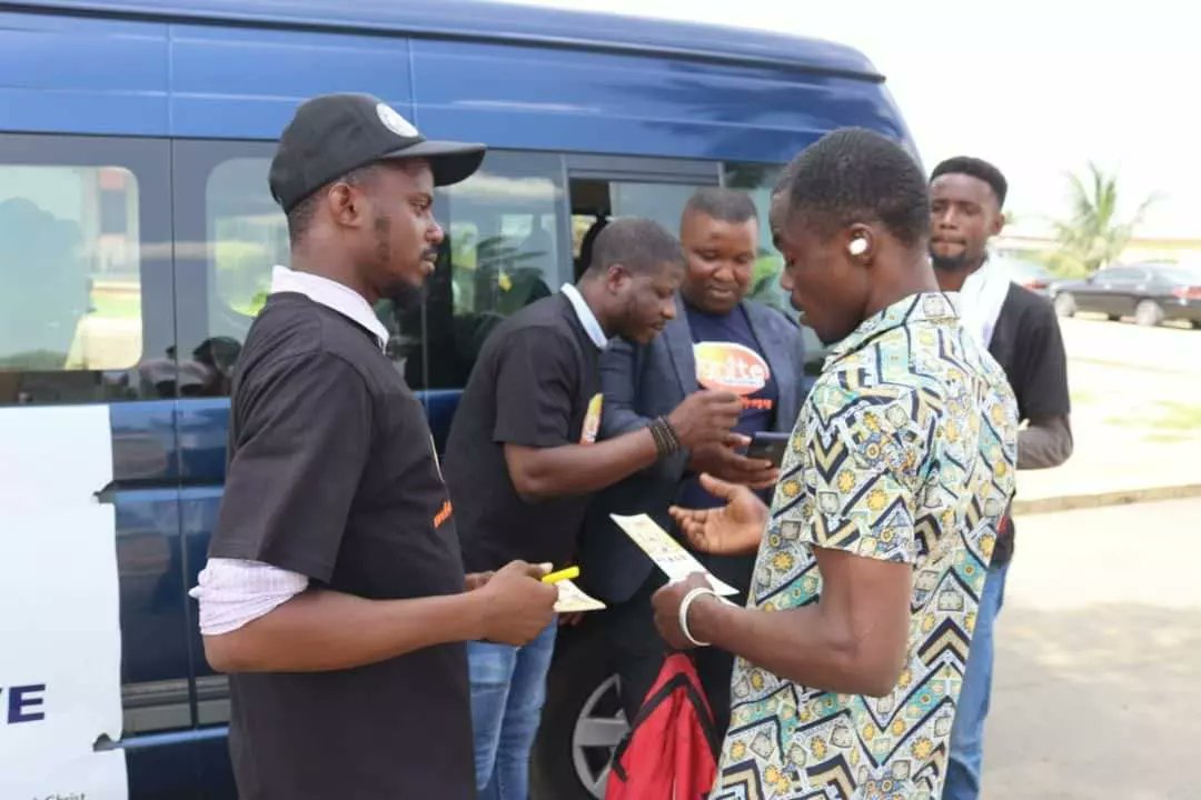 FlaIgnite's tweet photo. Elechi Amadi polytechnic rally for ignite
#flaignite2022
#Igniteconference2022
#UnleashingYourCreativePotential https://t.co/08SoXLPsu8