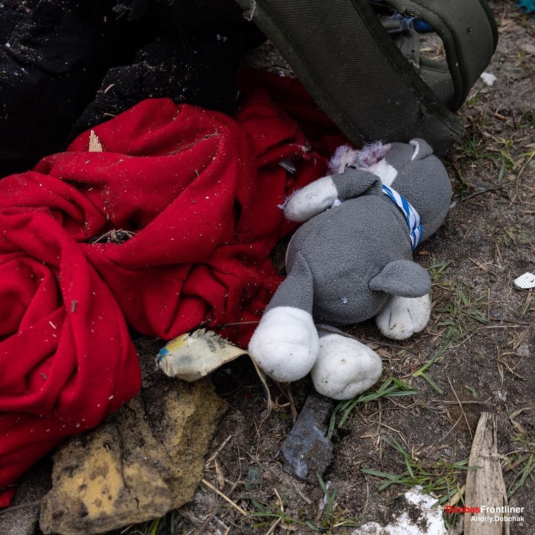 The Russian occupiers shot the whole family in a car near Makariv: three women and two children - Police of Kyiv region. #RussianWarCrimes