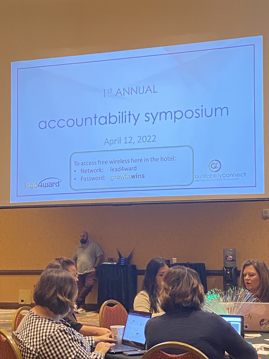 LauraCueva10's tweet photo. Ready to start!! #lead4ward https://t.co/EL7ZPuiDVx