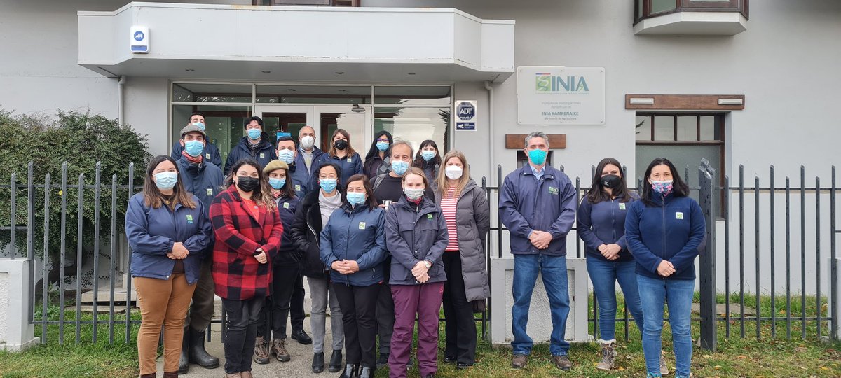 🟢Recibimos la vista de la nueva seremi <a href="/MinagriMagallan/">MinagriMagallan</a> <a href="/IreneRamirezMe/">Irene Ramírez</a> Conoció a gran parte del equipo INIA que se desempeña en Punta Arenas. Quedó invitada a conocer el predio <a href="/Inia_Kampenaike/">@IniaKampenaike</a> y a la otra parte de este gran equipo. #Agricultura #innovacion #Ciencia
