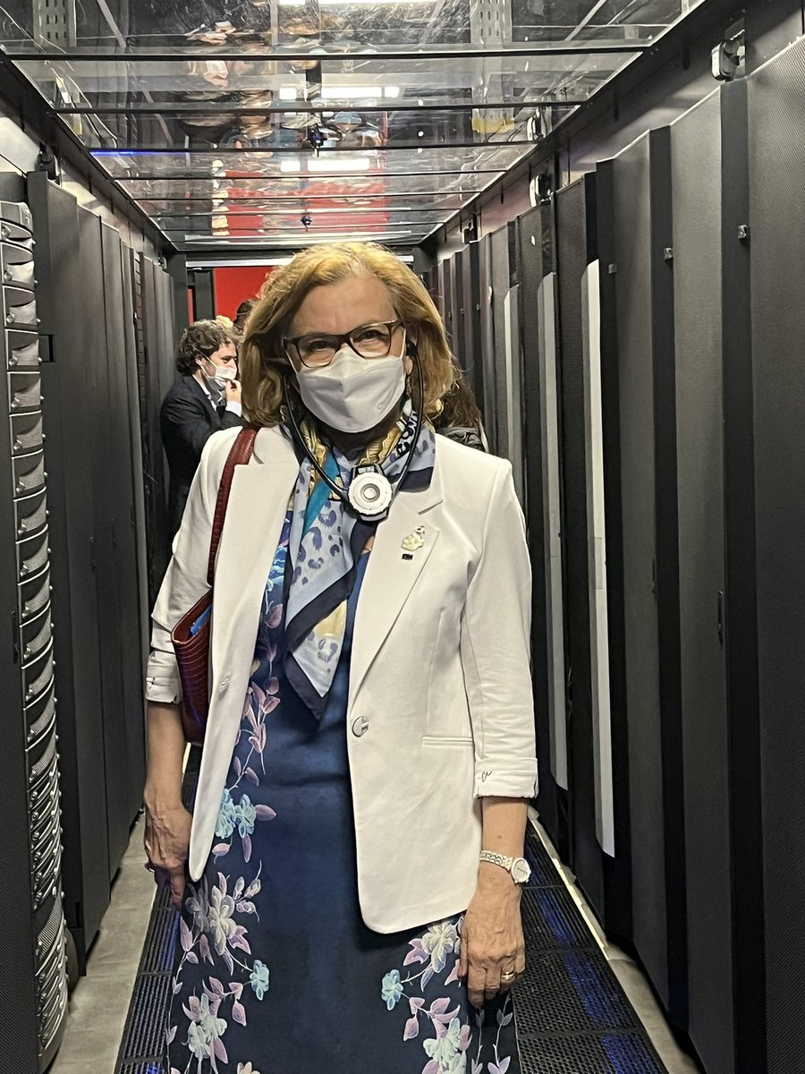 NASERTIC's tweet photo. Gracias 1000 @EP_SingleMarket @_AMaldonado_ @GuzmanGarmendia por visitarnos y conocer infraestructuras tecnológicas y equipamiento de vanguardia #pdba #hpc #secuenciacion #medper #digital #skills https://t.co/0HHjpUt8FL