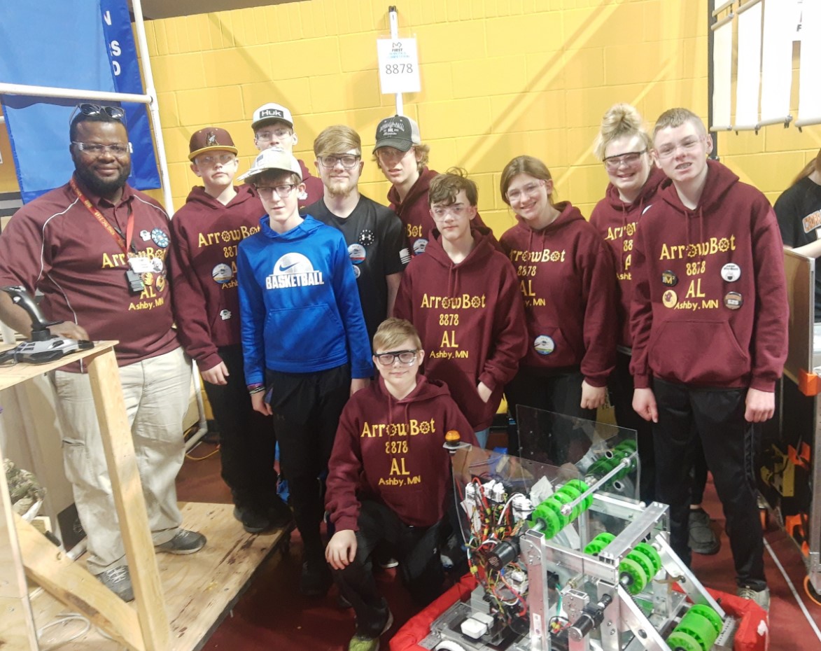 Read the inspiring story of our newest friends in FRC, ArrowBot from Ashby, MN. We competed with this rookie team last weekend at the Minnesota 10,000 Lake Regional. #omgrobots @AshbyPS facebook.com/team2052/posts…