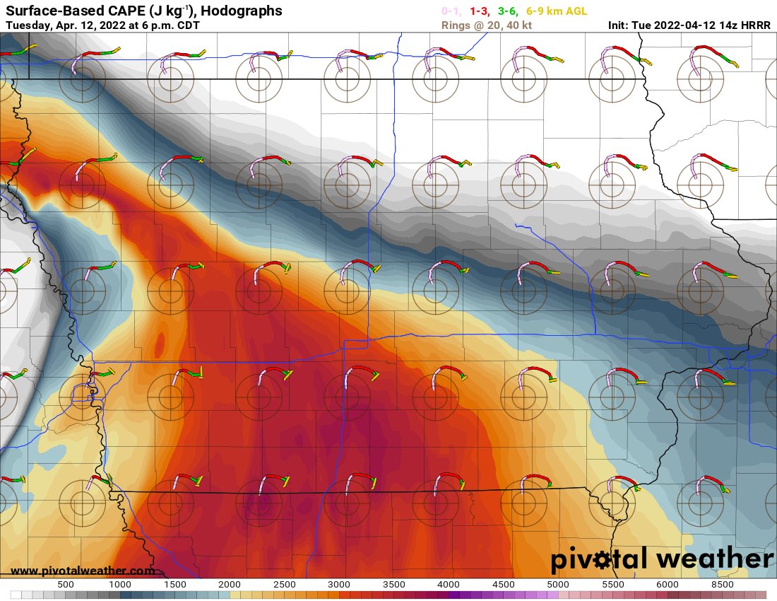 TheStormGame's tweet photo. IOWA be on the lookout.  HRRR is painting a potentially dangerous situation! https://t.co/QXFZgA4LYI