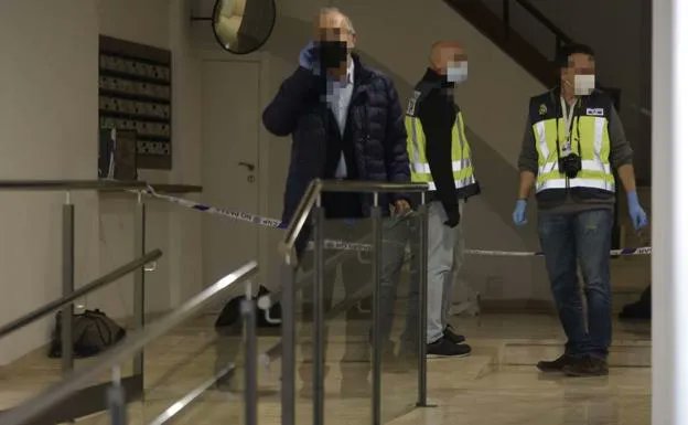gtgprevencion's tweet photo. Un hombre muere al caer por el hueco de las escaleras de un edificio en Valencia #accidentelaboral #cae #prl https://t.co/VLvlO69r1e https://t.co/EGPupToXcd