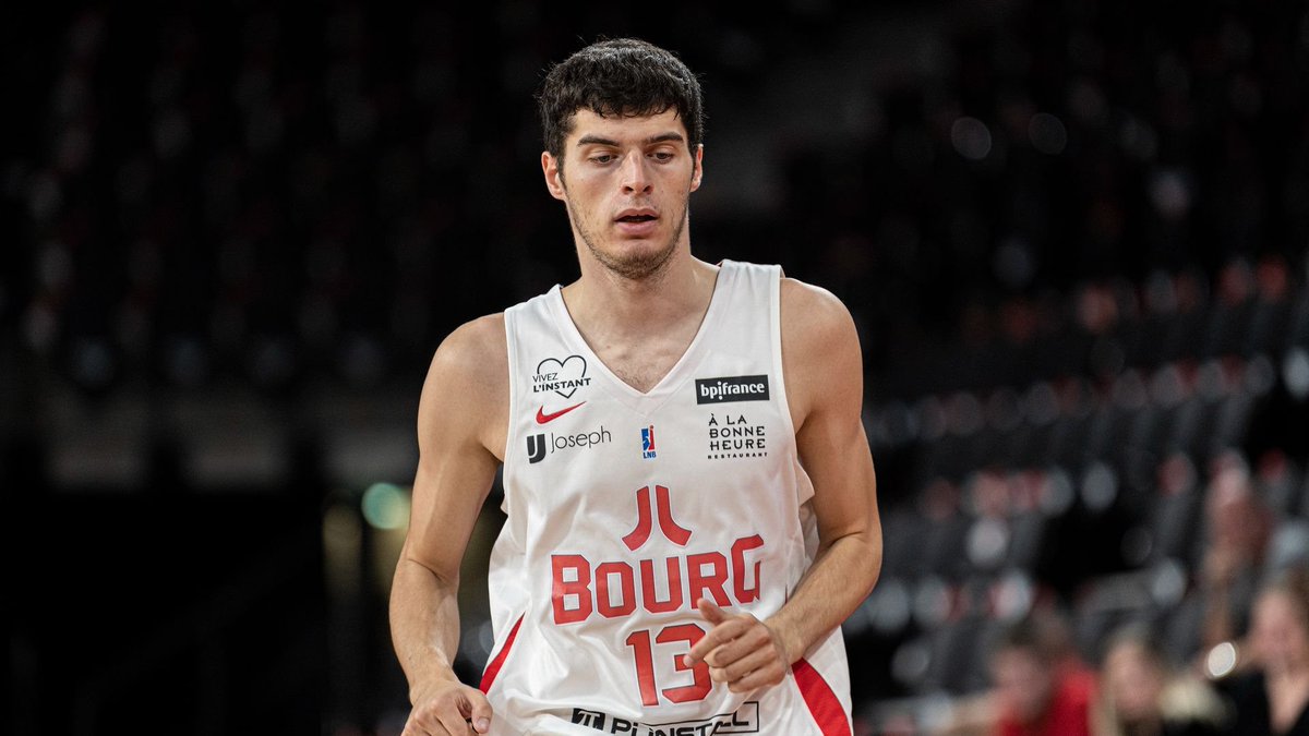 olbceltics's tweet photo. Corentin Falcoz vs Gravelines:

40 points (16/22)
2P: 10/10
3P: 6/12
7 rebonds
4 passes
3 interceptions
46 d'évaluations

😳 https://t.co/sWClBUKd4W