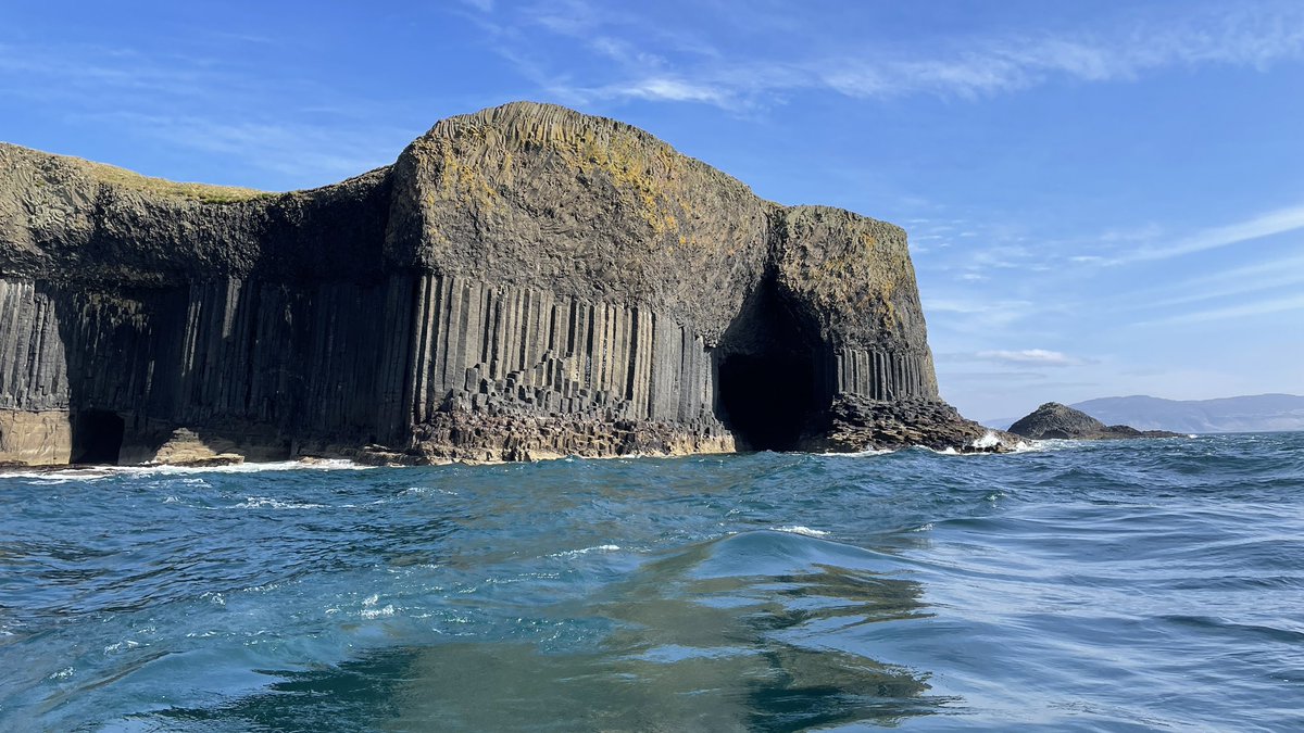MattheRabbit's tweet photo. Staffa and Iona
Stafa agus Ì
#Staffa #Stafa #Iona #ÌChaluimChille #Ì #Scotland #Alba #ScottushStaycation https://t.co/HETfoAcg5A