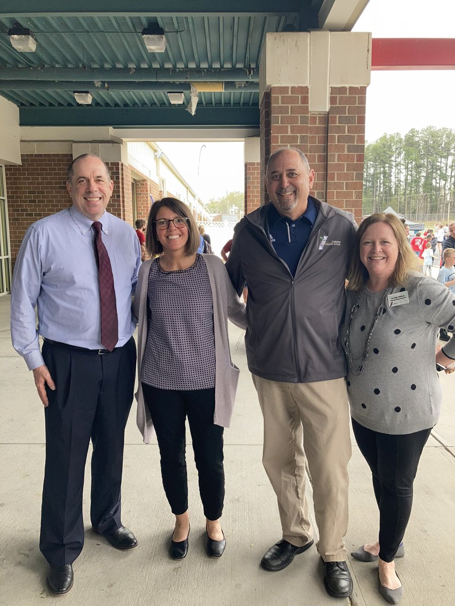 Kristin Sinclair tweet media