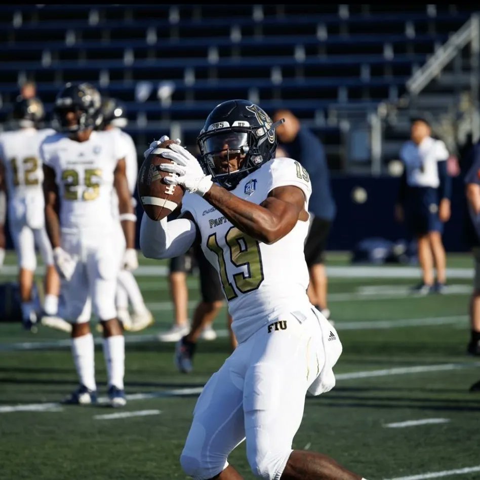 Luvn_My_3's tweet photo. The Spring session is "in the books"...and I can say that my boy thoroughly enjoyed it!!! I absolutely love listening to him talk about his practices! #PawsUp #ANewEra #ChangeTheCulture #FIU #FIUFootball #Bracey #ProudMom https://t.co/PjfisAGHci