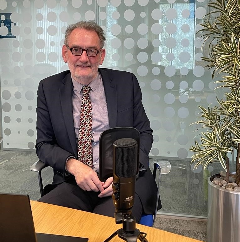 Census2021's tweet image. The National Statistician Sir Ian Diamond has been filming for the video lesson that is part of our free primary school educational programme.

Register your school to get regular updates and to take part in #LetsCount 
letscount.ichild.co.uk/?l=en-GB