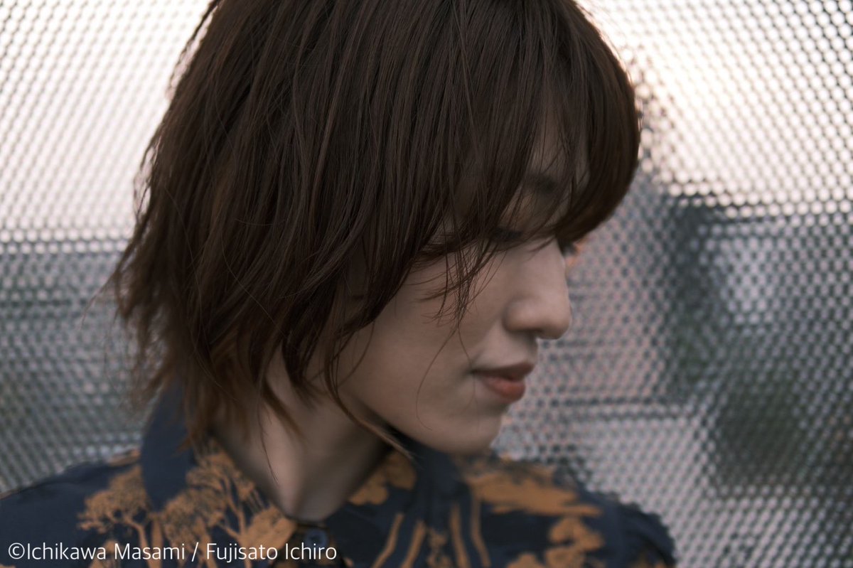 市川まさみさん引退記念写真展のティザービジュアル。 これ、FUJIFILM