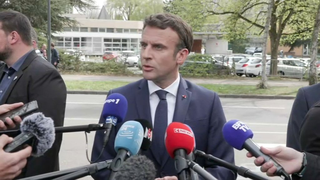 BFMTV's tweet image. 🔴 EN DIRECT
Emmanuel Macron se dit pour le septennat présidentiel et veut laisser les Français décider de son caractère renouvelable ou non bfmtv.com/politique/elec…