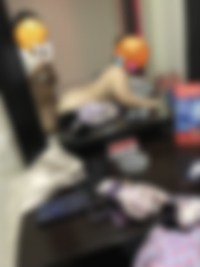 _tw0sum's tweet photo. Sarap pwestuhan sa likod ni gf! Sino gusto manuod ng live samin sa susunod? https://t.co/jXxBK4nVuY