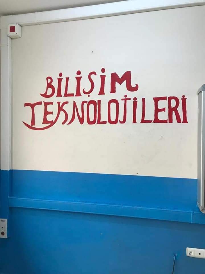 İlçemiz <a href="/AtakoyVe/">Atâköy şehit selim akan ilkokulu ve ortaokulu</a> , <a href="/samsunmem/">Samsun İl Milli Eğitim Müdürlüğü</a> tarafından yürütülen Okul Merkezli Gelişim/Benim Okulum projesi kapsamında sınıf ve koridorlarını görsel sanatlar  öğretmenimizin danışmanlığı,  öğrencilerimiz emeğiyle güzelleştirdiler. Öğretmen ve öğrencilerimizi tebrik ederiz.👏🏼 <a href="/gokhanmurat1/">Murat YİĞİT</a>