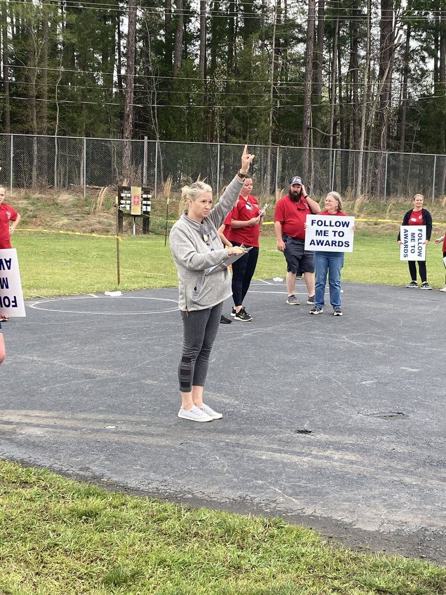 Kristin Sinclair tweet media