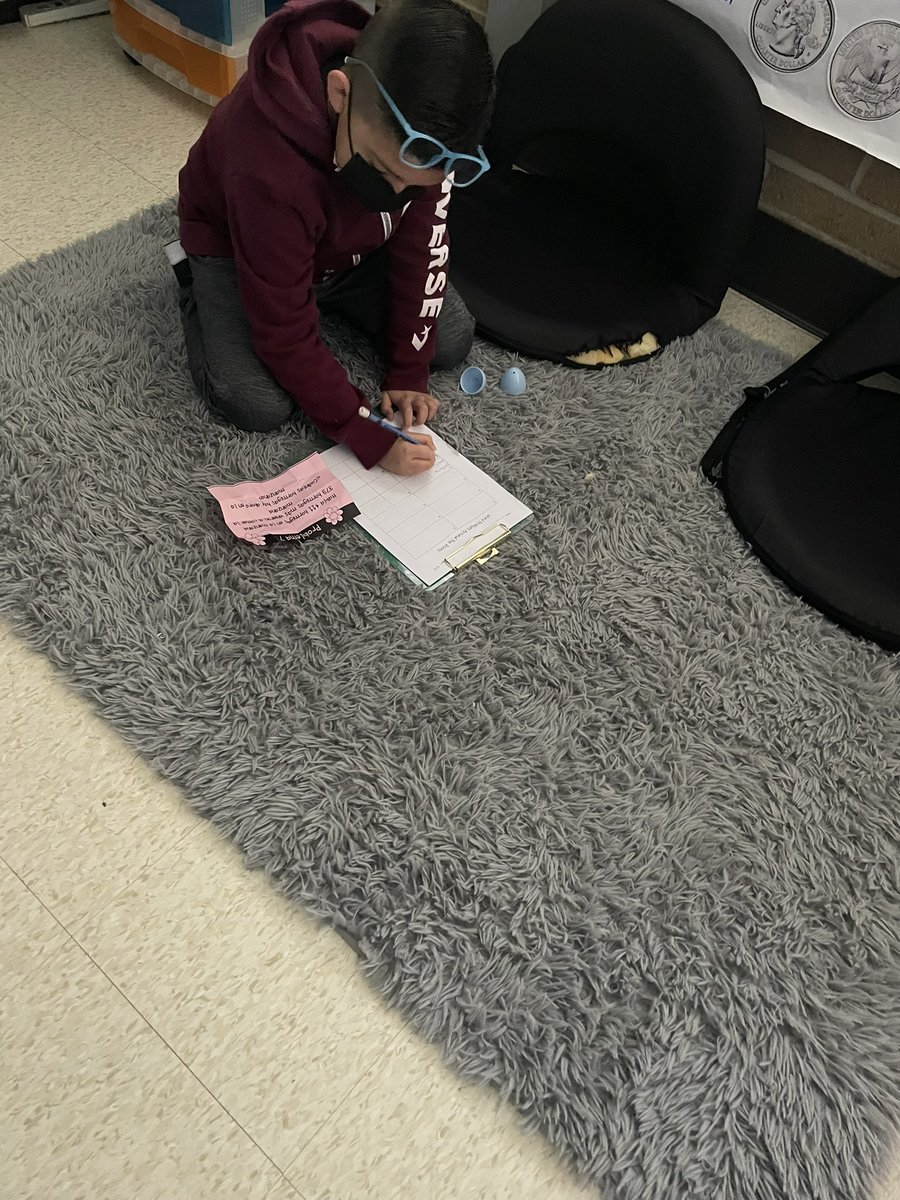MrsReyna32's tweet photo. Math problems BUT make it fun 🐰🐣 https://t.co/Z8RdsWiklv