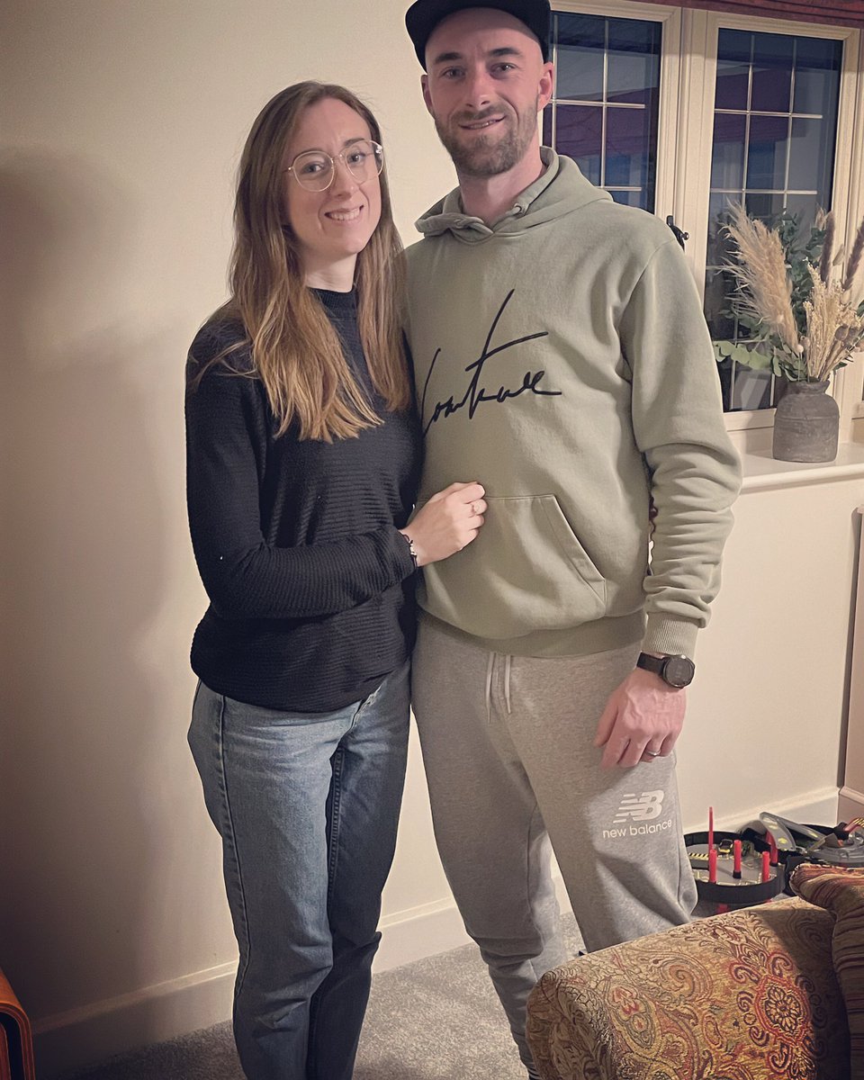 sadiemacmaster's tweet photo. Happy tears this weekend after finally seeing my little brother after 3 years. Literally, the best. ❤️🇨🇦😷 #CovidRestrictions #family https://t.co/ehZ6wlyUe1