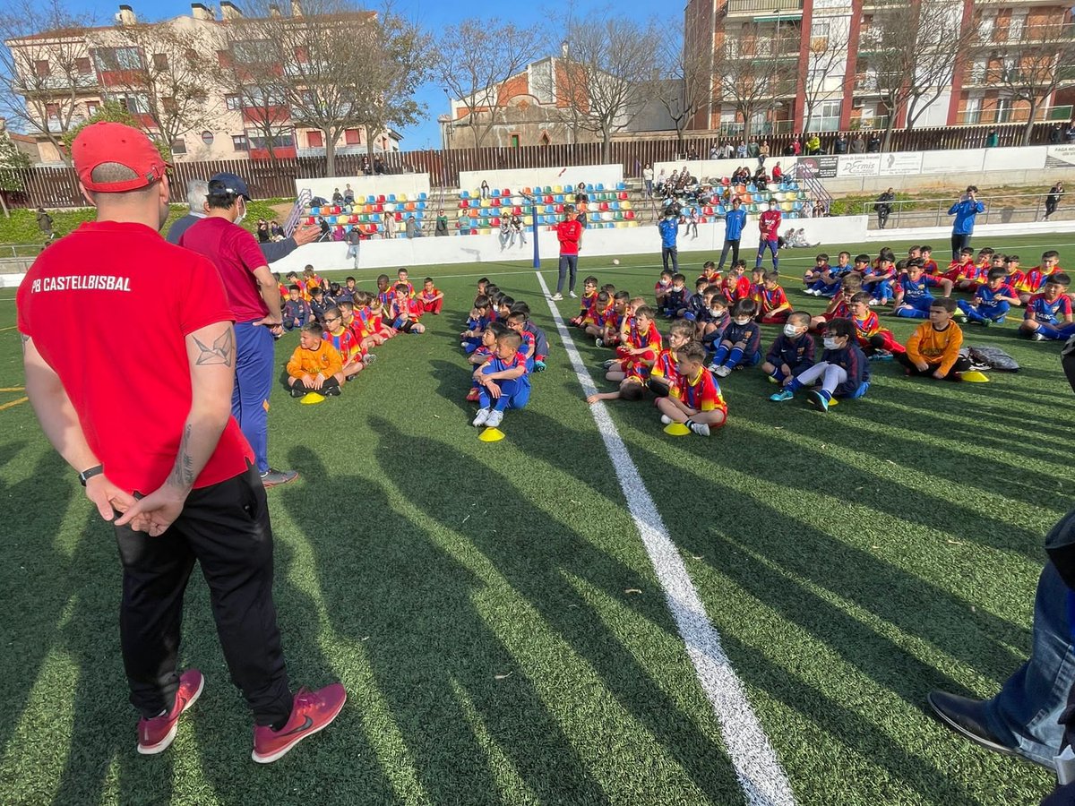 FCBPenyes's tweet photo. 😎 Holidays mean friendly matches between supporters’ clubs!

⚽️ On the 10th, PB Castellbisbal played against Barça Academies from Japan. And on the 11th, the PB Cinc Copes and PB Nova York teams also practiced their favorite sport!

#BarçaPenyes https://t.co/n9ITAzTuxv