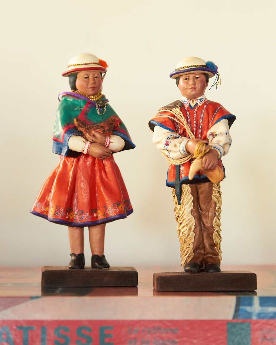 olgafisch's tweet photo. Las hermanas Vasconez, a través de la cerámica logran retratar nuestra riqueza cultural. Aquí vemos una pareja de Cañaris utilizando sus trajes tradicionales. https://t.co/JMUczCfMf9