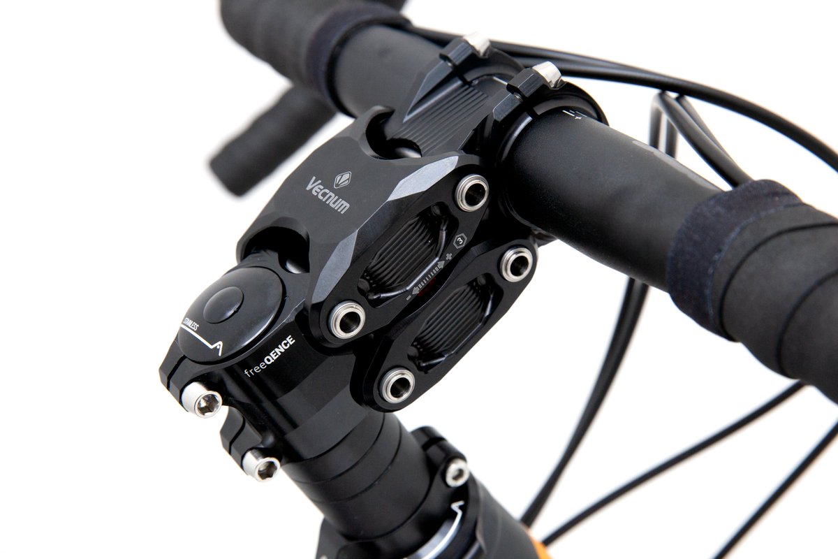 Best of both worlds! A Santos rigid fork combined with a Vecnum suspension stem. Up to 75% less vibrations and impacts. You will ride more comfortable, faster and safer on cobblestones, gravel roads and singletrails.

Now available from Santos.

#suspensionstem #bikestem #vecnum