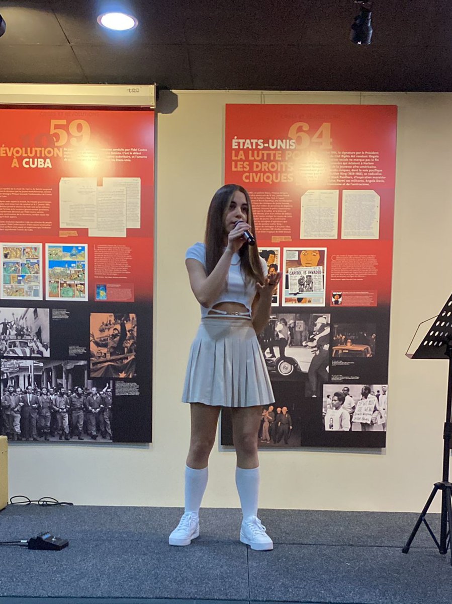 Félicitations à notre élève Alara Termelioğlu pour avoir remporté le premier prix au Concours de chansons francophones (catégorie collège)🎤

Öğrencimiz Alara Termelioğlu'nun Şarkı Yarışmasında kazandığı birincilik ödülü için tebrik ederiz🎤