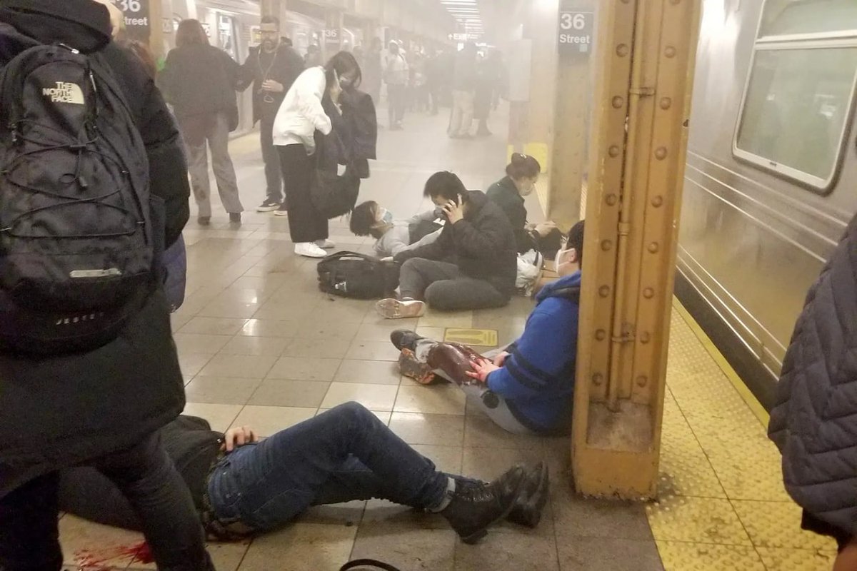 forlorned75's tweet photo. Shooting in NY metro https://t.co/vMCCVchcug