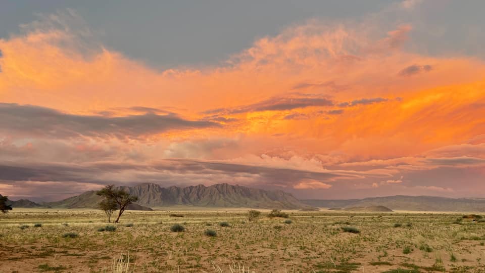 Namibia sunsets from the best in the World #sunset #photography #goldenhour #namibia 