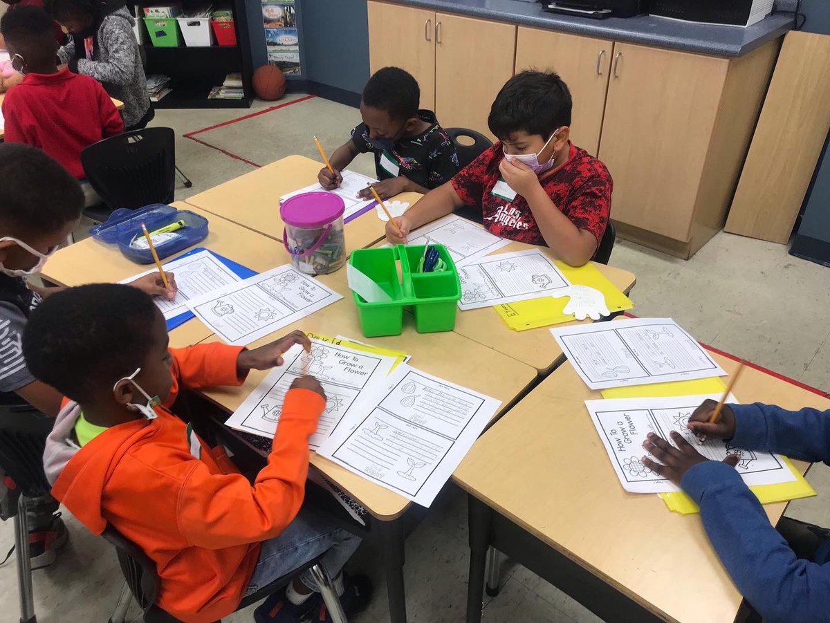 PinesPatriots's tweet photo. Taking it back to our second grade writing camp! Even though our little ones might not be tested, it’s critical that we build that foundation to ensure future success. 

We love seeing our little Patriots wrapped up in their lessons. 

#CSUSAToday #CSUSAProud #CSUSA @CSUSAhq https://t.co/oAxfoQeIFK