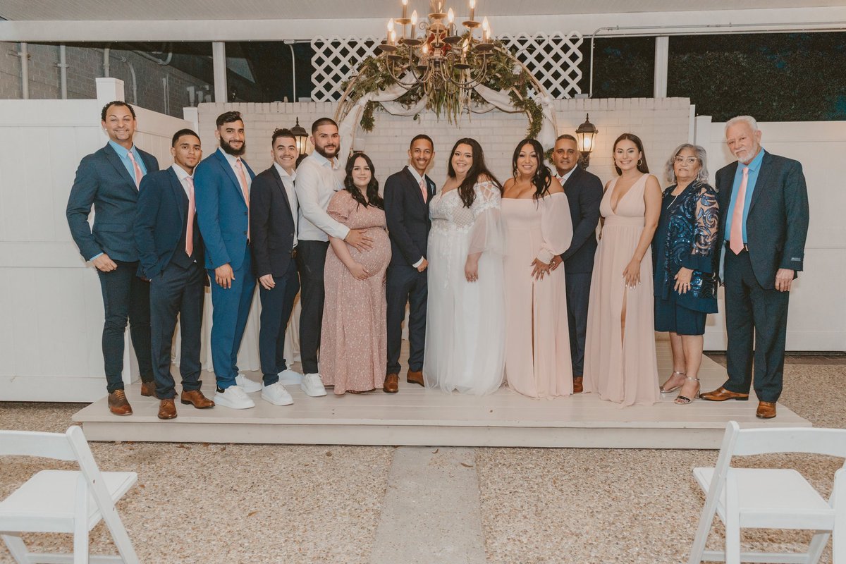 larryhebert_'s tweet photo. My sister had such a beautiful wedding ❤️ https://t.co/3lJgqHzyPQ