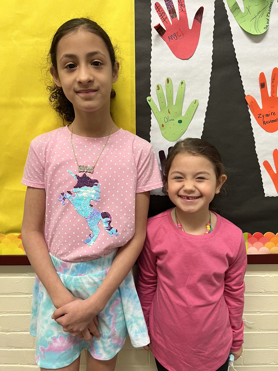 JMBCS_Eagles12's tweet photo. Mrs. Lianaโs Pre-K student Sienna is #TuesdayTwinning with her cousin Chloe! #JMBCS #SpiritWeek ๐ฆ
โญ๏ธ https://t.co/W3XVfdWq7R