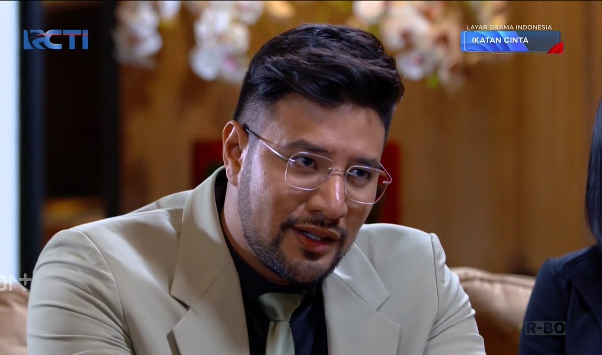 CiputArmy28's tweet image. &quot;Secara biologis secara HUKUM bapak adalah ayahnya&quot;

Si Amer dapet info dari si Kuyang setengah² lu ya 
Ga tau situ klo secara HUKUM itu si Retno anak Aldebaran , sudah disahkan negara 
Its not a big deal ceunah
Kumaha maneh we 🤪👊

#IkatanCintaEp685
#IkatanCintaBadScript