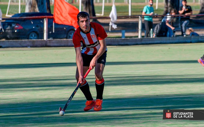 Edelpysugente's tweet photo. #EDLP #Hockey 🏑 🤝 Se tuvo que conformar con el empate!!... por la #Fecha6 del Torneo de #PrimeraB de la @AAHBsAs el conjunto masculino de @edelphockey igualó 3-3 en su visita a #GEBA B y se le sigue negando la victoria. En la próxima 🔜 recibe a #SAGLZ 🇦🇹 https://t.co/WL5K8Ye3tW