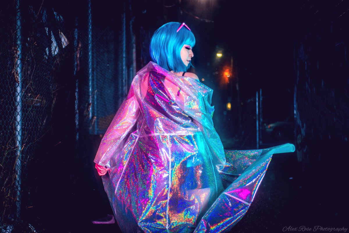 vickybunnyangel's tweet image. The cyberpunk Bulma drop is here, my friends!

Cosplay made by me! Extra love to everyone who followed my build thread and have been patiently waiting for photos.
Based on art by @XHE_1992 

📸 @alexrosephotog5