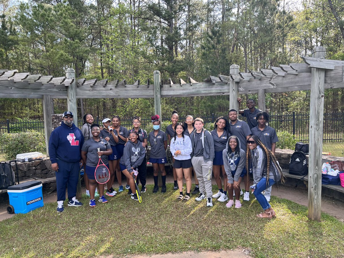 AthleticsHenry's tweet photo. Region 5-AAAA Tennis Tournament will begin shortly. Our athletes are set for an incredible day of tennis. @OfficialGHSA @LHS_HCS @MichelleAhmad9 @MHS_WarHawks @McDonoughHS_AD @HamptonHighAD1 @HHS_HCS @HDHSports https://t.co/E7ULKzYG5a