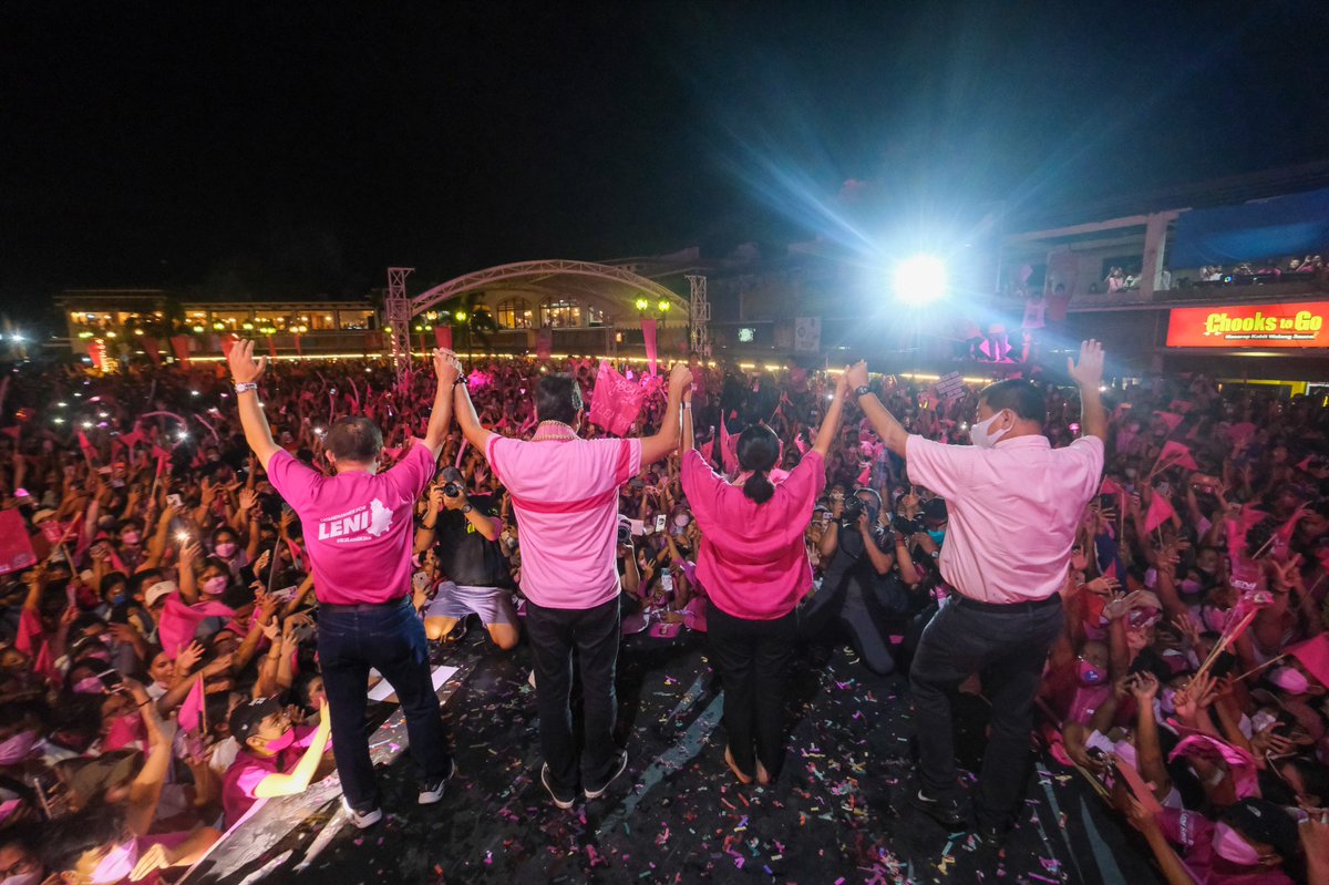 lenirobredo's tweet photo. Happy to end the day with my fellow Bicolanos. Dios mabalos, Catanduanes!! 💖💖

#KiLeniKikoKita
#CatanduanesIsPink
#10RobredoForPresident https://t.co/l0lD54VCmn