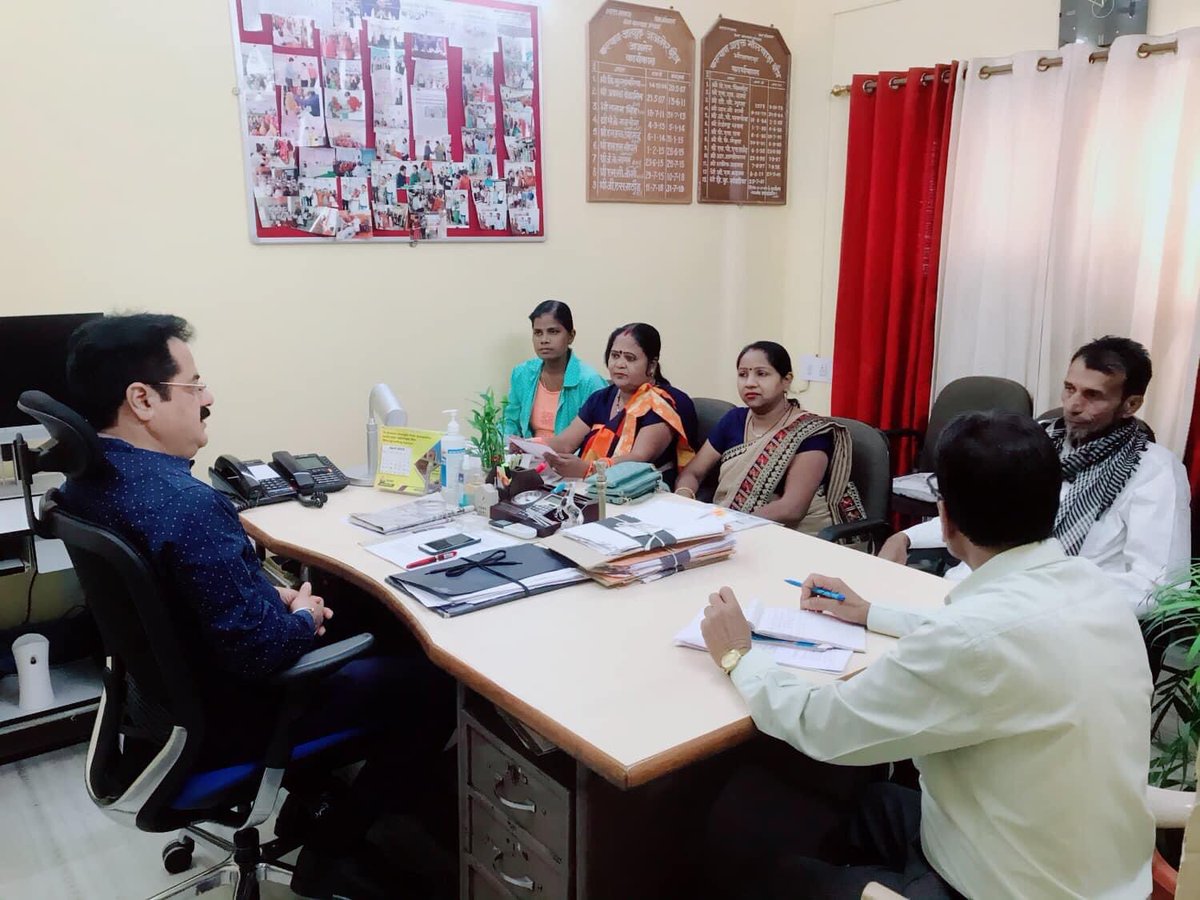 SANJAYDABI12's tweet photo. Meeting with Workers and Labour Union representatives for better implementation of Welfare scheme in Rajasthan. 🇮🇳 https://t.co/qmdxd5y9RV